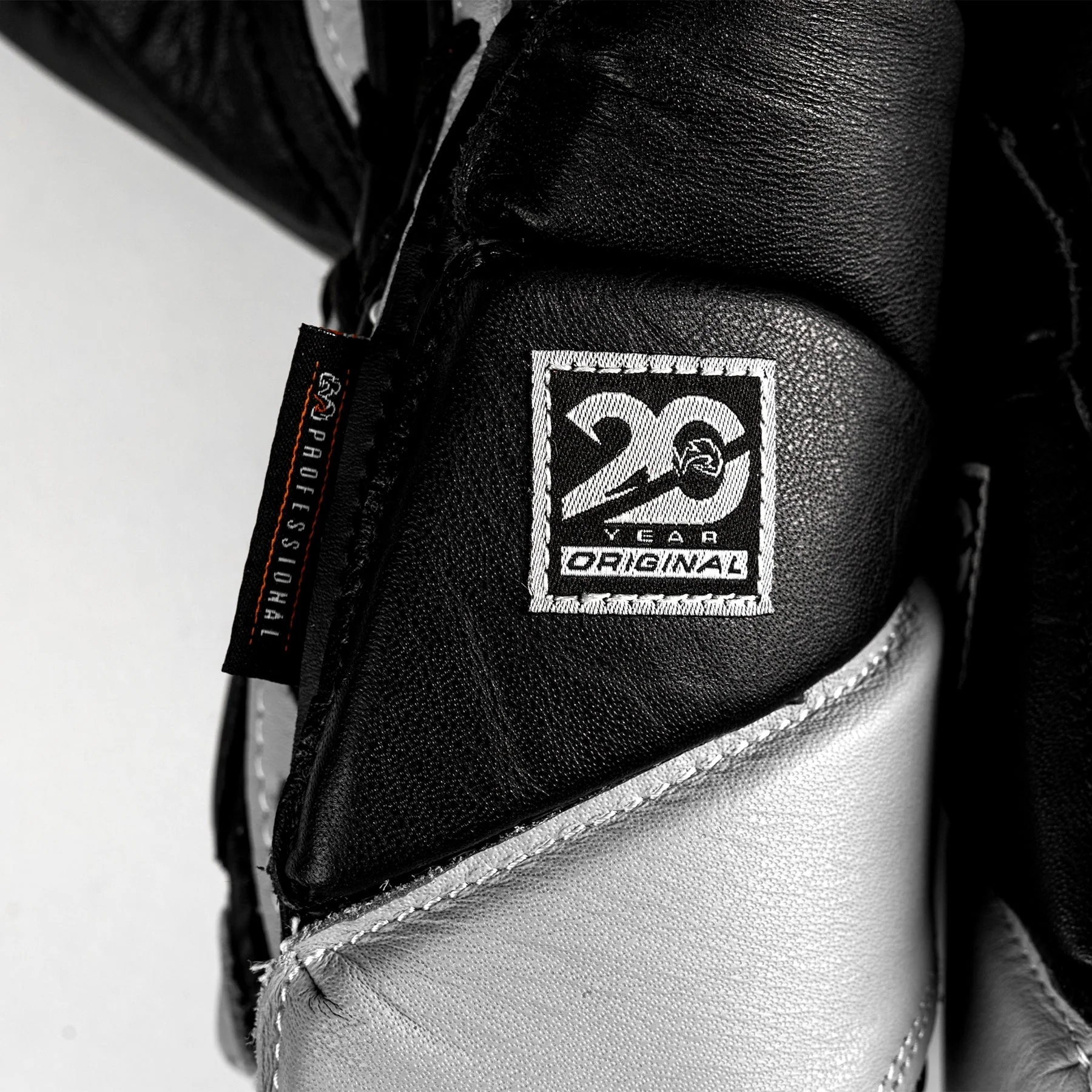 Gants de boxe Rival RS1 Pro Sparring 20th Anniversary Noir - Image 9