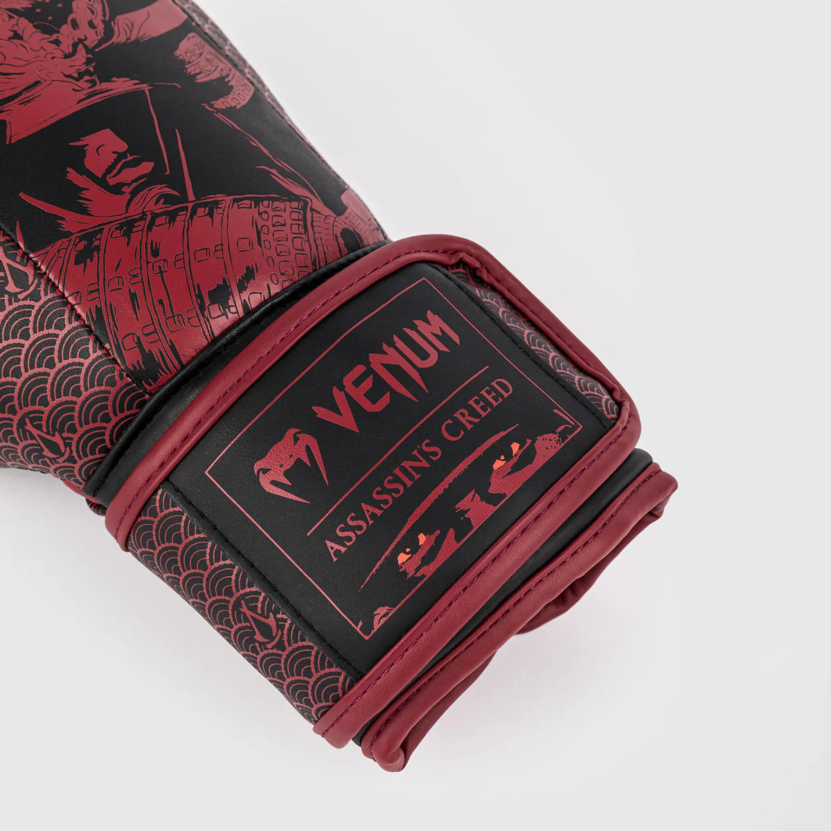 Gants de boxe Venum Assassin's Creed Shadows Rouge-noir  - Image 4