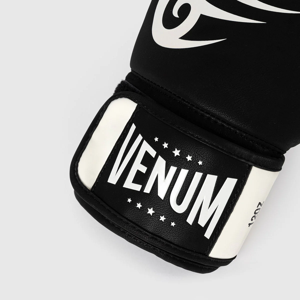 Gants de boxe Venum Mike Tyson Replica  - Image 6