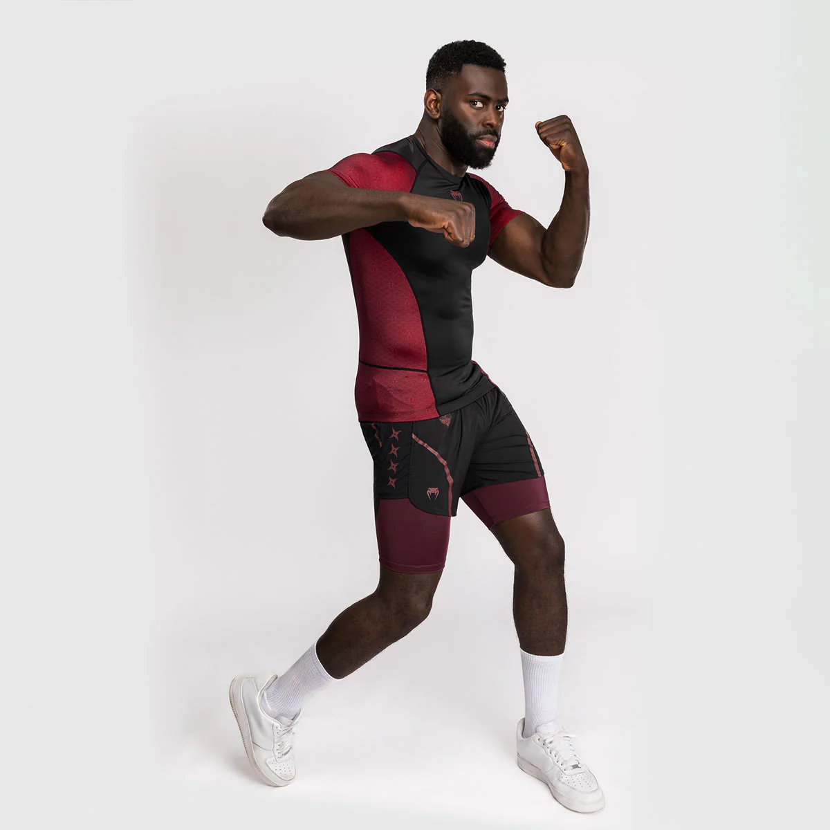 Rashguard Venum Assassin's Creed Shadows manches courtes Rouge-noir  - Image 7