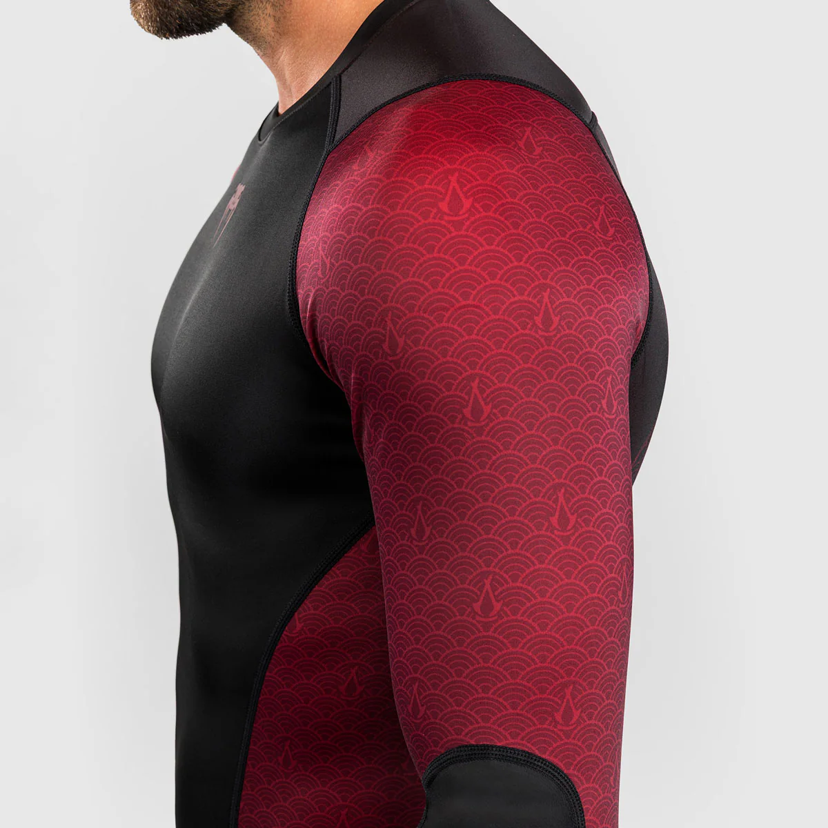 Rashguard Venum Assassin's Creed Shadows manches longues Rouge-noir  - Image 5