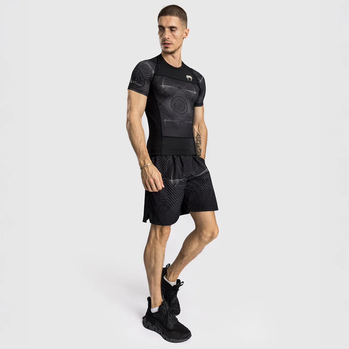 Rashguard Venum G-Fit Air manches courtes Noir-sable  - Image 3