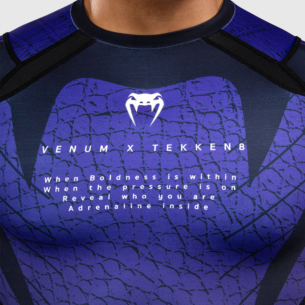Rashguard Venum Tekken 8 Kazuya manches longues Noir-violet  - Image 5
