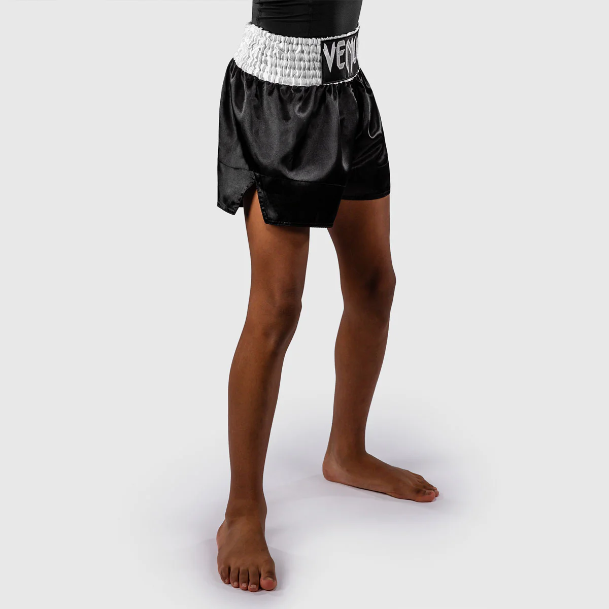 Shorts Enfant kick-thaï Venum Classic Noir-blanc  - Image 2