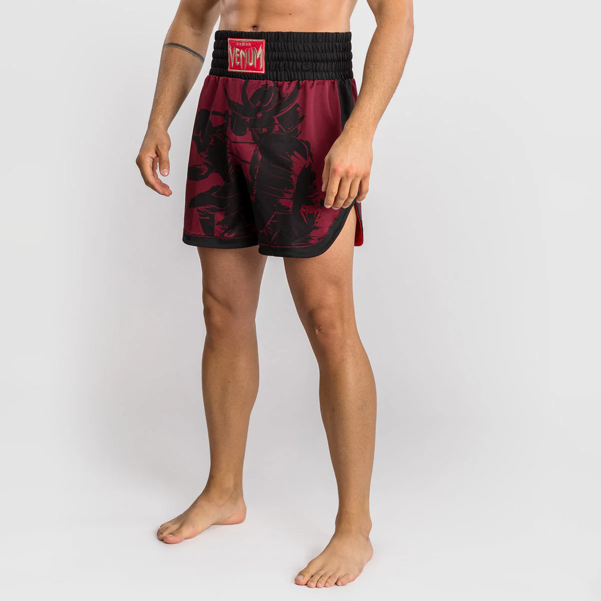 Shorts kick-thaï Venum Assassin's Creed Shadows Rouge-noir  - Image 4