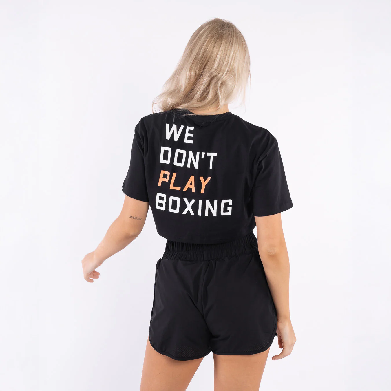 T-shirt femme Boxraw We Don't Play Boxing Crop Noir  - Image 2