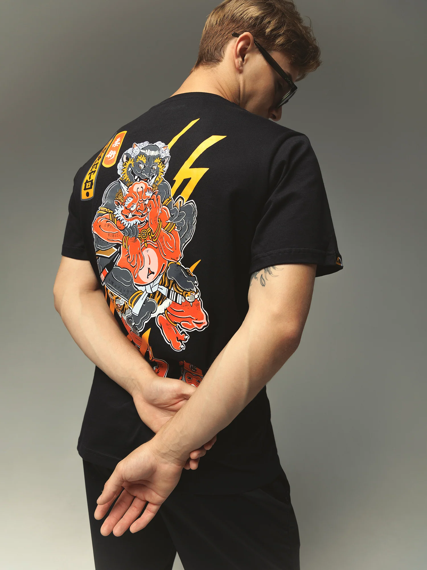 T-shirt Manto Yauhen Abu ONI noir  - Image 3