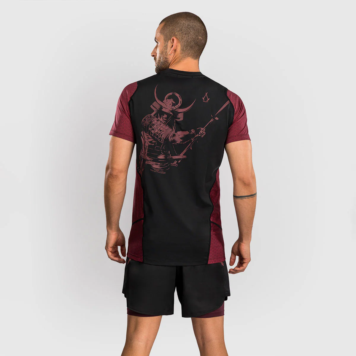 T-shirt Venum Assassin's Creed Shadows Dry Tech Rouge-noir 