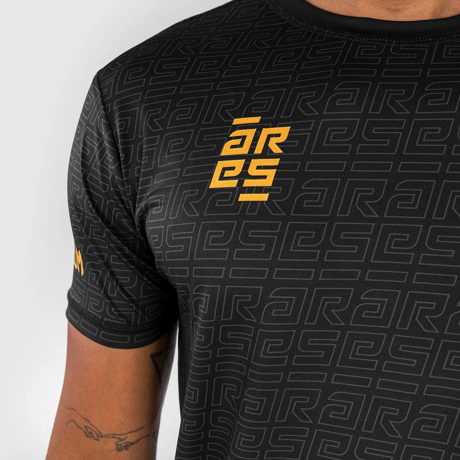 T-shirt Venum X Ares 2.0 Dry Tech Noir-or  - Image 5